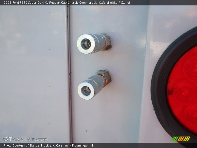Oxford White / Camel 2008 Ford F350 Super Duty XL Regular Cab Chassis Commercial