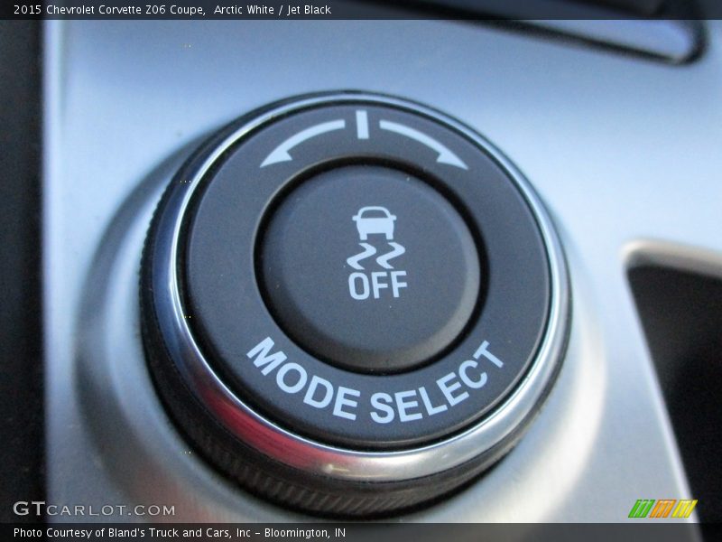 Arctic White / Jet Black 2015 Chevrolet Corvette Z06 Coupe