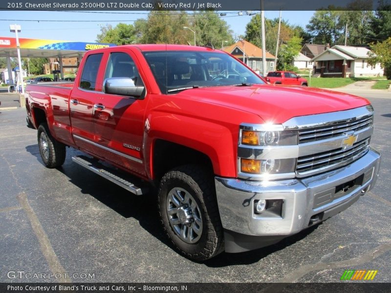 Front 3/4 View of 2015 Silverado 2500HD LTZ Double Cab