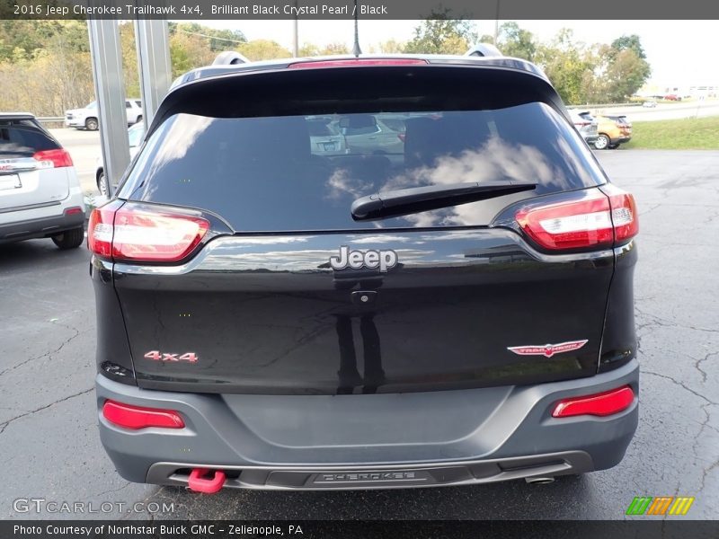 Brilliant Black Crystal Pearl / Black 2016 Jeep Cherokee Trailhawk 4x4