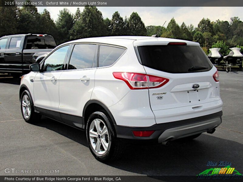 Oxford White / Medium Light Stone 2016 Ford Escape SE