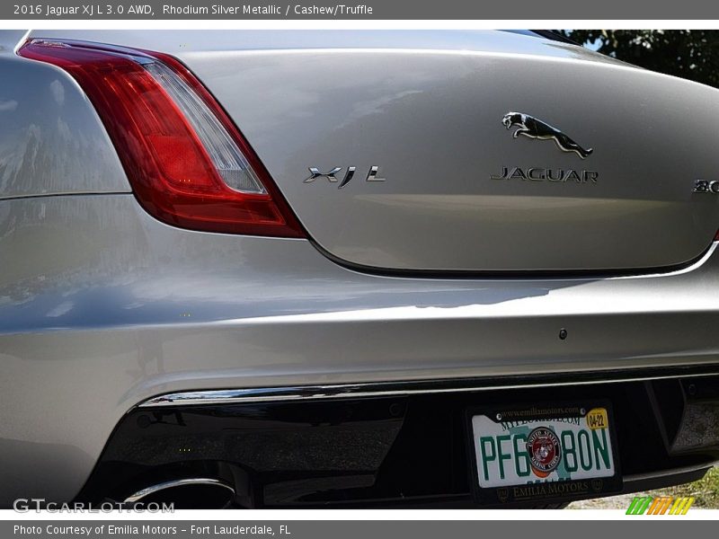 Rhodium Silver Metallic / Cashew/Truffle 2016 Jaguar XJ L 3.0 AWD