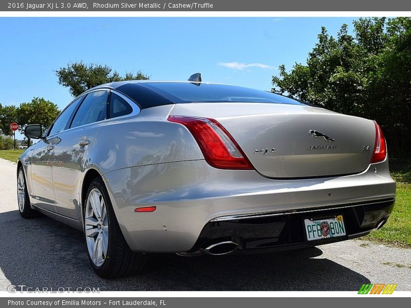 Rhodium Silver Metallic / Cashew/Truffle 2016 Jaguar XJ L 3.0 AWD