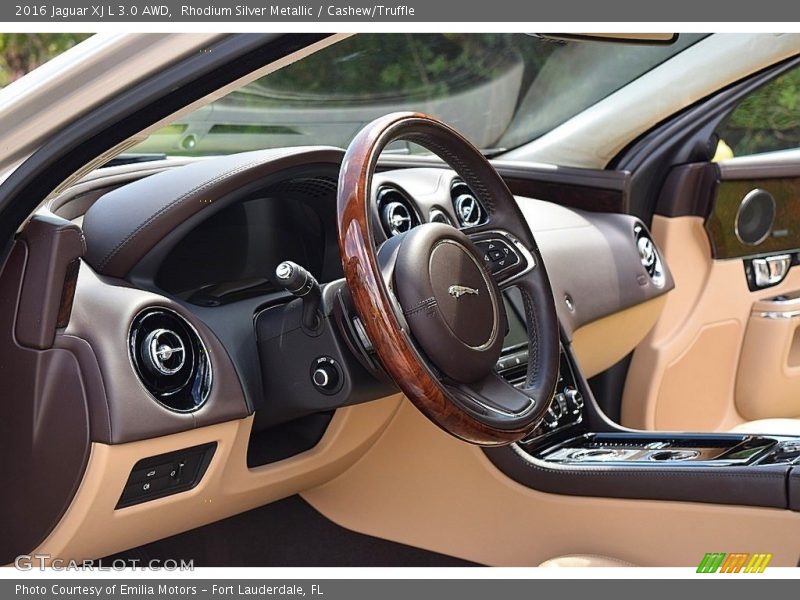Dashboard of 2016 XJ L 3.0 AWD