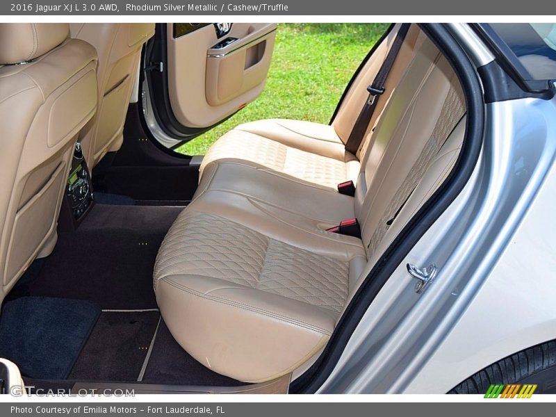 Rear Seat of 2016 XJ L 3.0 AWD