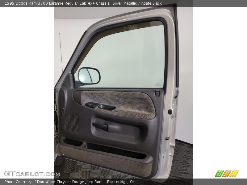 Silver Metallic / Agate Black 1999 Dodge Ram 3500 Laramie Regular Cab 4x4 Chassis