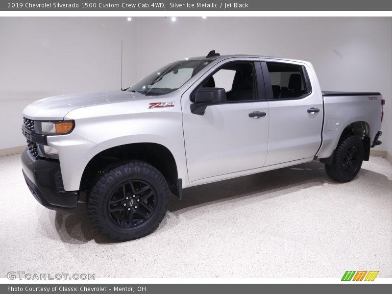 Silver Ice Metallic / Jet Black 2019 Chevrolet Silverado 1500 Custom Crew Cab 4WD