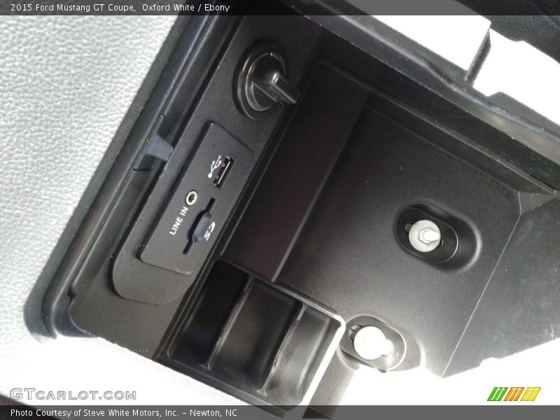 Oxford White / Ebony 2015 Ford Mustang GT Coupe