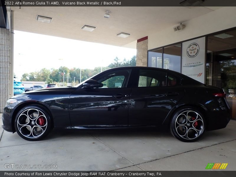  2022 Giulia Ti AWD Vulcano Black Metallic