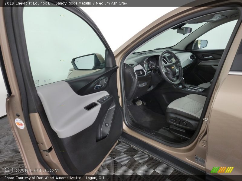 Sandy Ridge Metallic / Medium Ash Gray 2019 Chevrolet Equinox LT