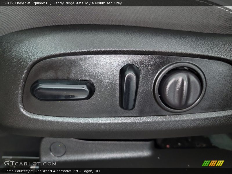 Sandy Ridge Metallic / Medium Ash Gray 2019 Chevrolet Equinox LT