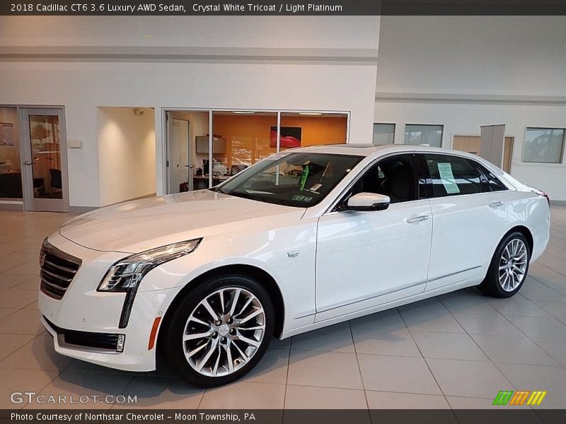 Front 3/4 View of 2018 CT6 3.6 Luxury AWD Sedan