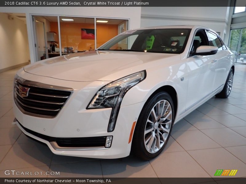 Front 3/4 View of 2018 CT6 3.6 Luxury AWD Sedan