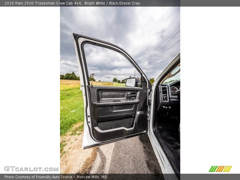 Bright White / Black/Diesel Gray 2016 Ram 2500 Tradesman Crew Cab 4x4
