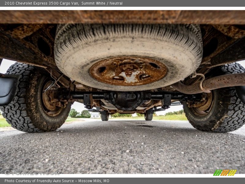 Summit White / Neutral 2010 Chevrolet Express 3500 Cargo Van
