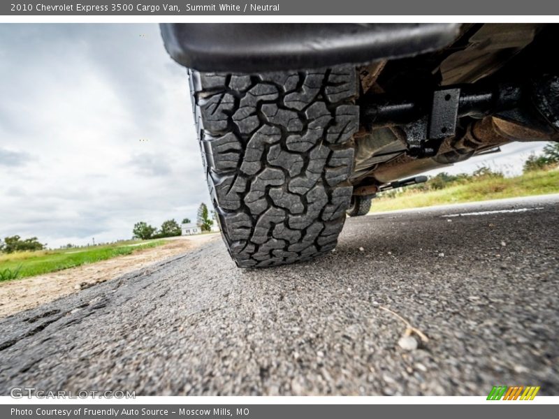 Summit White / Neutral 2010 Chevrolet Express 3500 Cargo Van