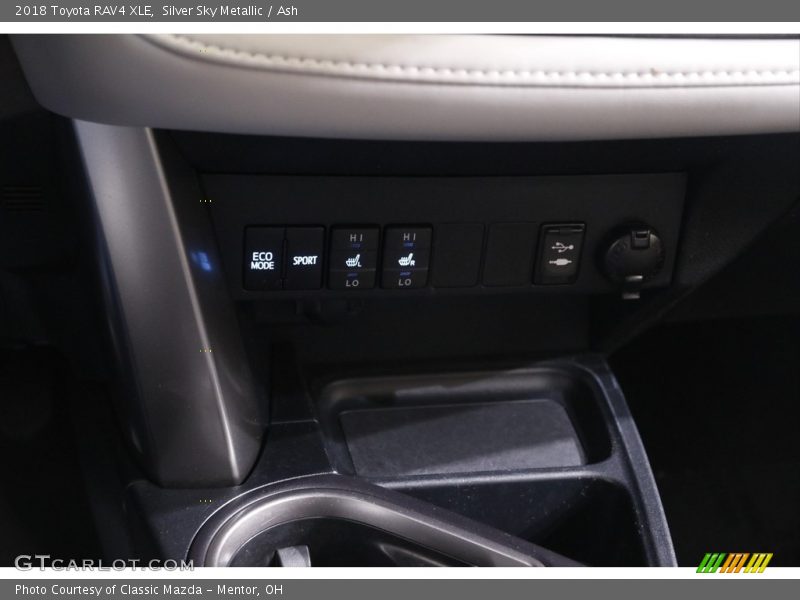 Silver Sky Metallic / Ash 2018 Toyota RAV4 XLE