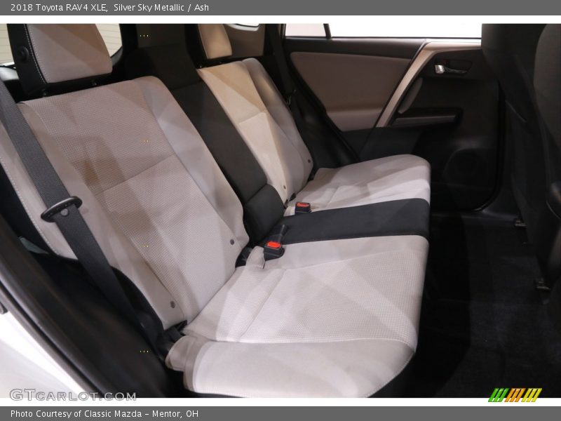 Silver Sky Metallic / Ash 2018 Toyota RAV4 XLE