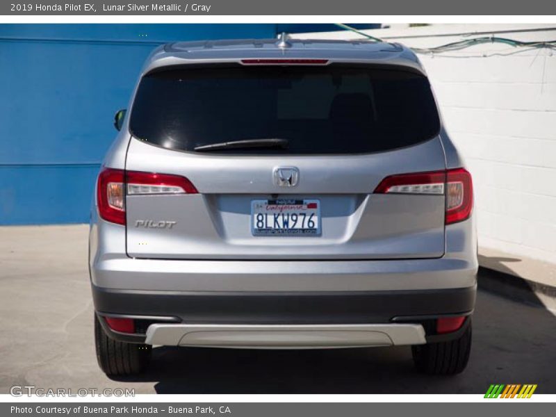 Lunar Silver Metallic / Gray 2019 Honda Pilot EX