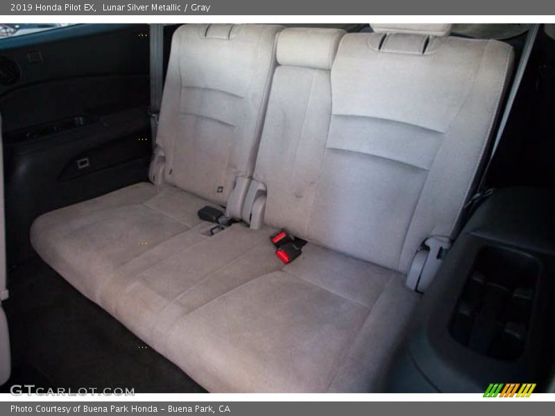 Lunar Silver Metallic / Gray 2019 Honda Pilot EX
