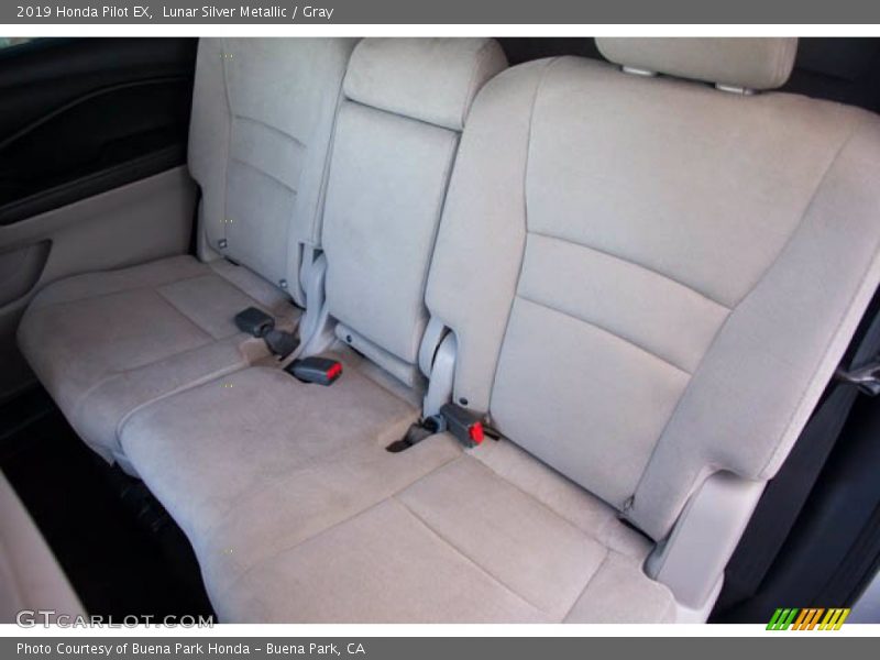Lunar Silver Metallic / Gray 2019 Honda Pilot EX