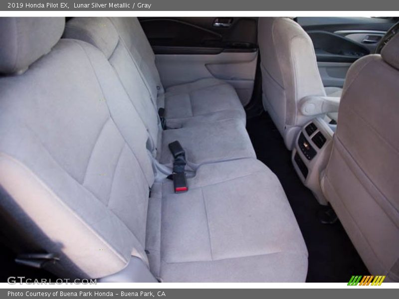 Lunar Silver Metallic / Gray 2019 Honda Pilot EX