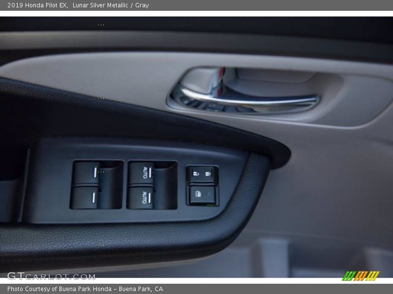Lunar Silver Metallic / Gray 2019 Honda Pilot EX
