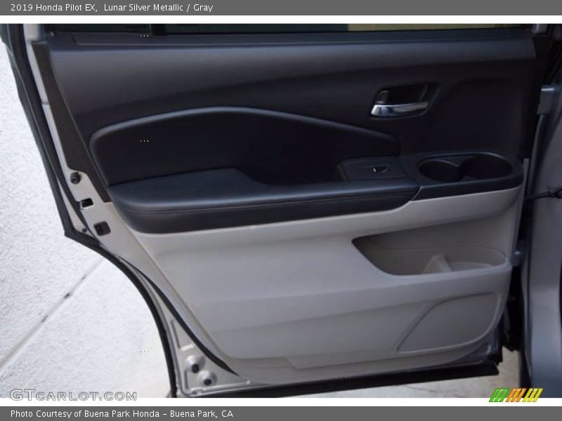 Lunar Silver Metallic / Gray 2019 Honda Pilot EX