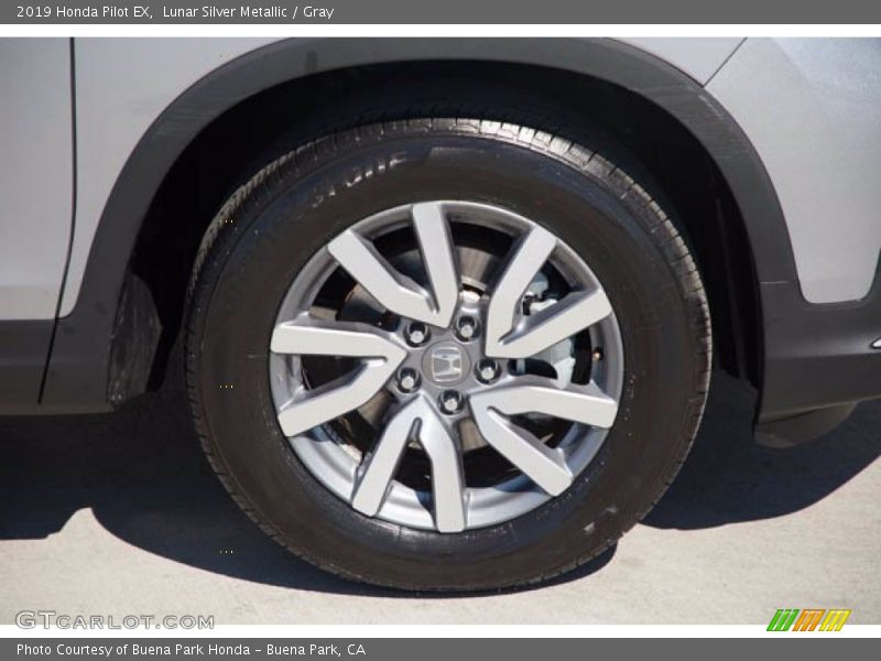 Lunar Silver Metallic / Gray 2019 Honda Pilot EX
