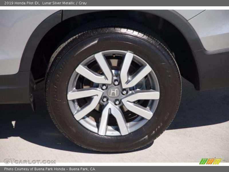 Lunar Silver Metallic / Gray 2019 Honda Pilot EX