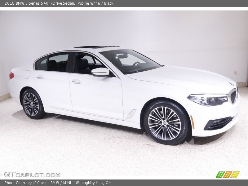 Alpine White / Black 2018 BMW 5 Series 540i xDrive Sedan