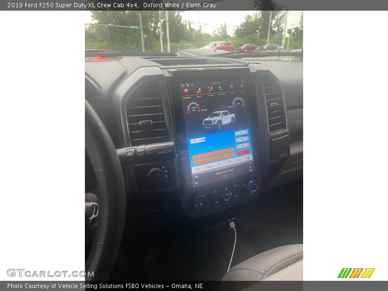 Oxford White / Earth Gray 2019 Ford F250 Super Duty XL Crew Cab 4x4