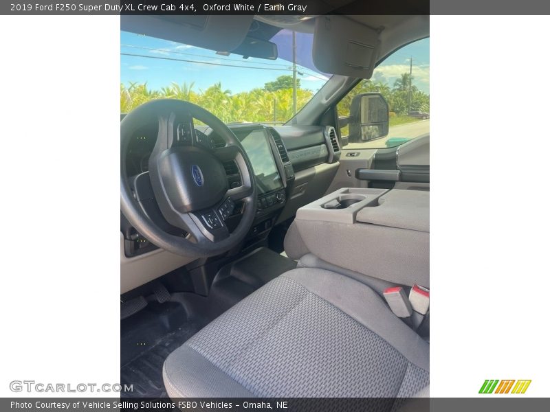 Oxford White / Earth Gray 2019 Ford F250 Super Duty XL Crew Cab 4x4