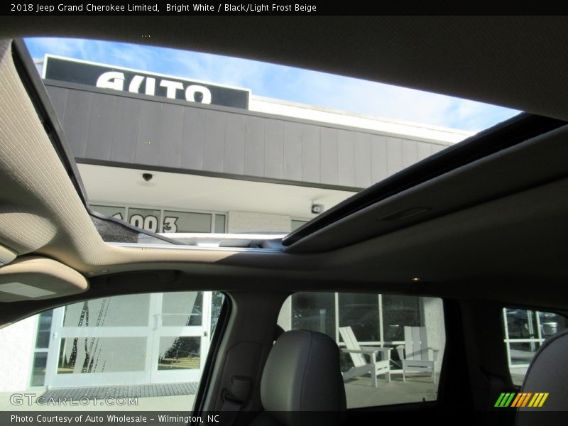 Bright White / Black/Light Frost Beige 2018 Jeep Grand Cherokee Limited