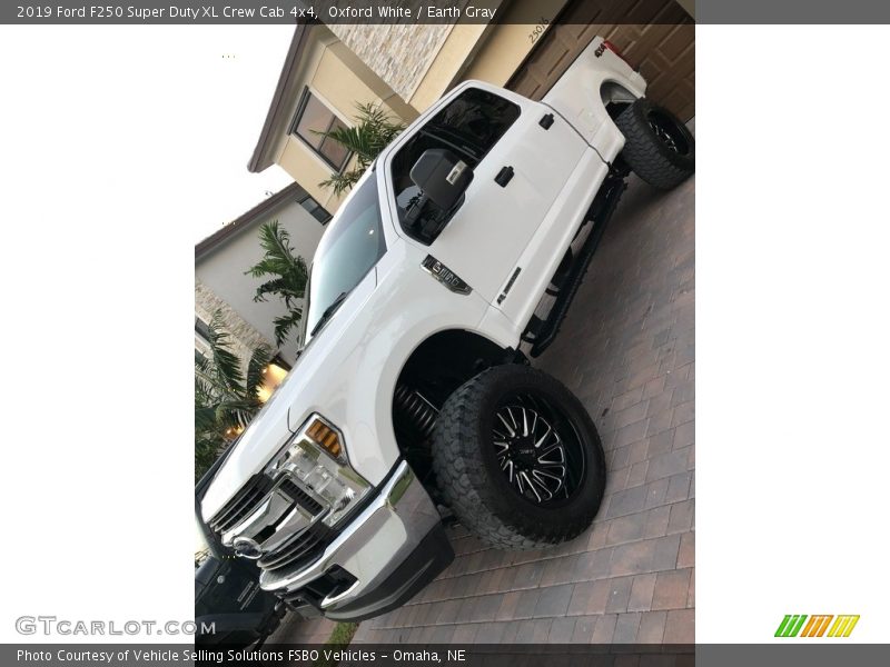 Oxford White / Earth Gray 2019 Ford F250 Super Duty XL Crew Cab 4x4