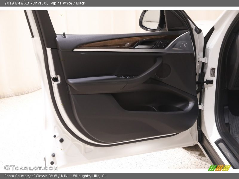 Alpine White / Black 2019 BMW X3 xDrive30i