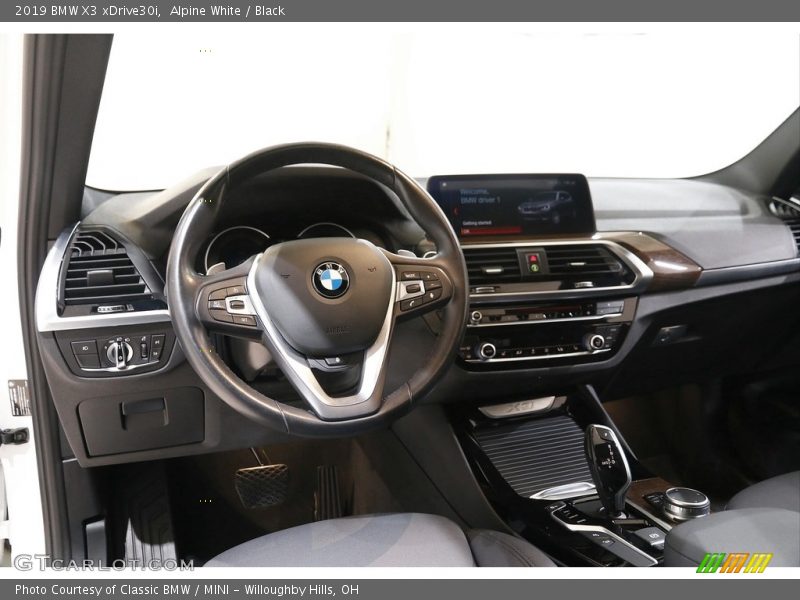 Alpine White / Black 2019 BMW X3 xDrive30i