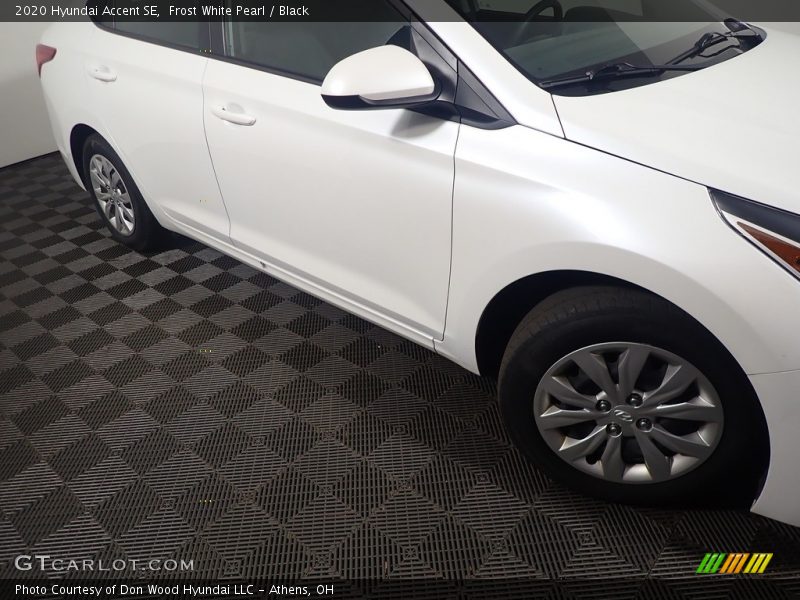 Frost White Pearl / Black 2020 Hyundai Accent SE