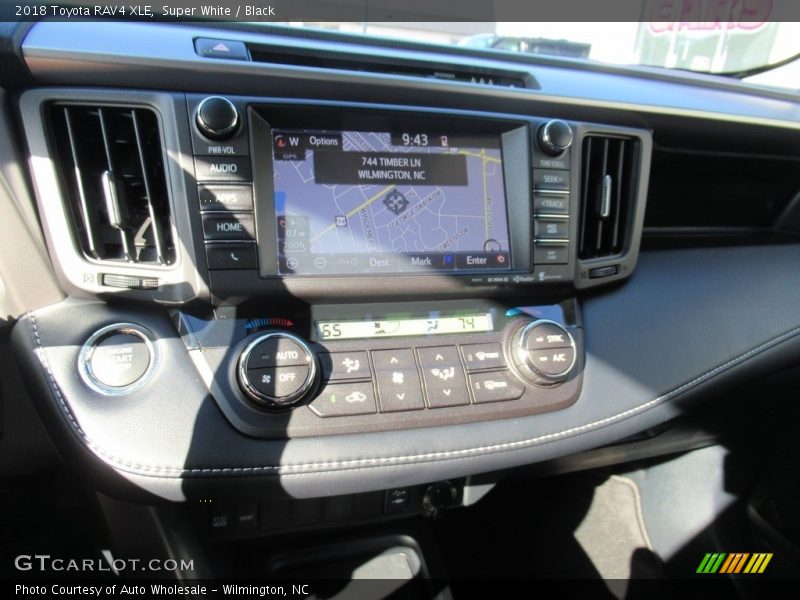 Super White / Black 2018 Toyota RAV4 XLE