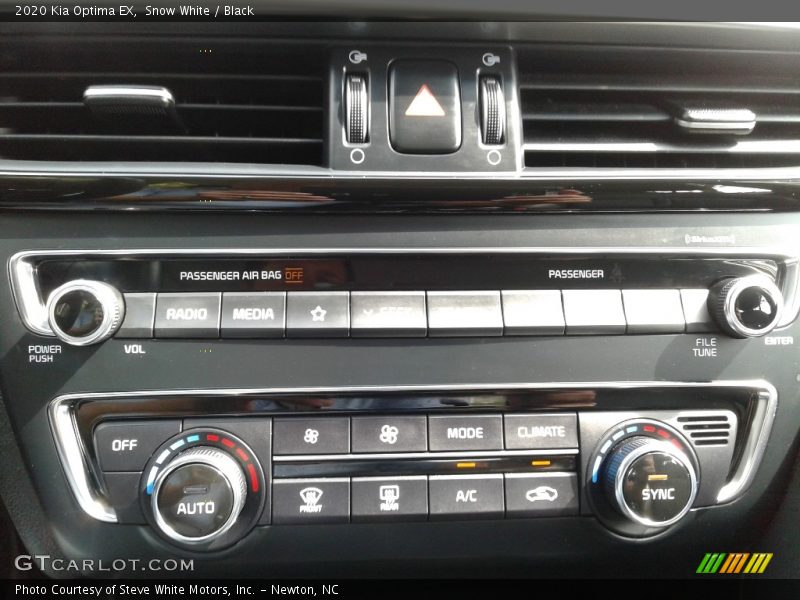 Snow White / Black 2020 Kia Optima EX
