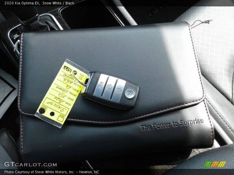 Snow White / Black 2020 Kia Optima EX