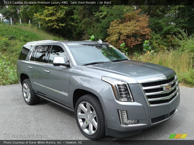 Front 3/4 View of 2019 Escalade Premium Luxury 4WD