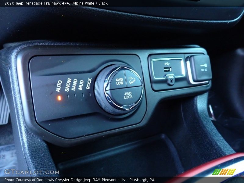 Alpine White / Black 2020 Jeep Renegade Trailhawk 4x4