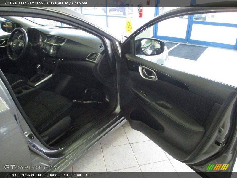 Gun Metallic / Charcoal 2016 Nissan Sentra SV
