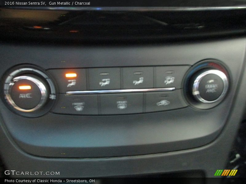 Gun Metallic / Charcoal 2016 Nissan Sentra SV