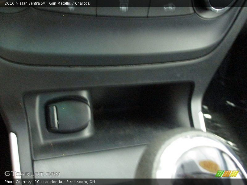 Gun Metallic / Charcoal 2016 Nissan Sentra SV