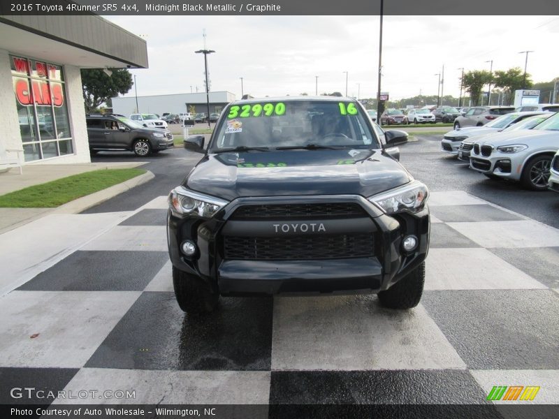 Midnight Black Metallic / Graphite 2016 Toyota 4Runner SR5 4x4