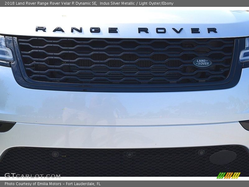 Indus Silver Metallic / Light Oyster/Ebony 2018 Land Rover Range Rover Velar R Dynamic SE