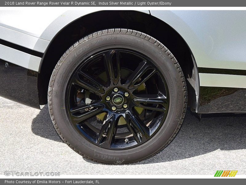 Indus Silver Metallic / Light Oyster/Ebony 2018 Land Rover Range Rover Velar R Dynamic SE