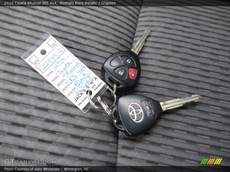 Midnight Black Metallic / Graphite 2016 Toyota 4Runner SR5 4x4